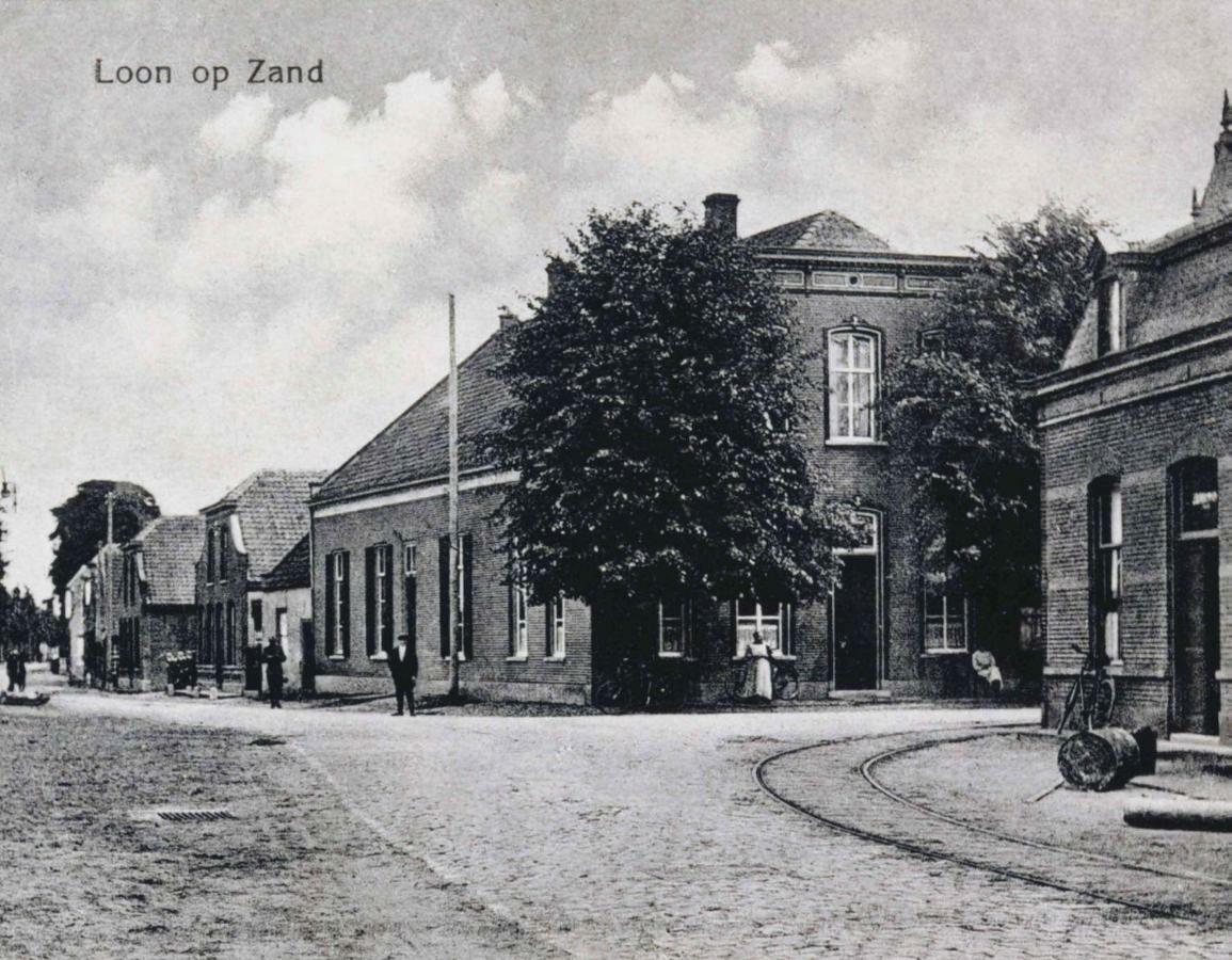 Familie- En Groepsverblijf Het Voorhuis Loon op Zand Exterior photo